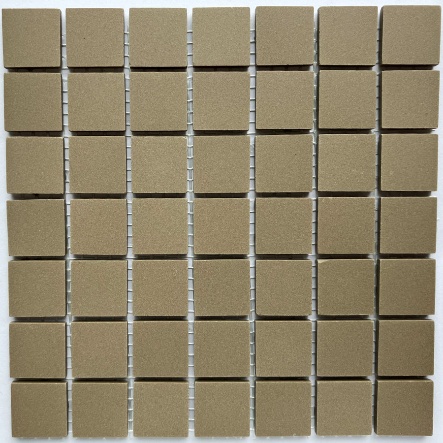 Winckelmans Taupe – carreaux de mosaïque mats de 20x20 mm sur filet