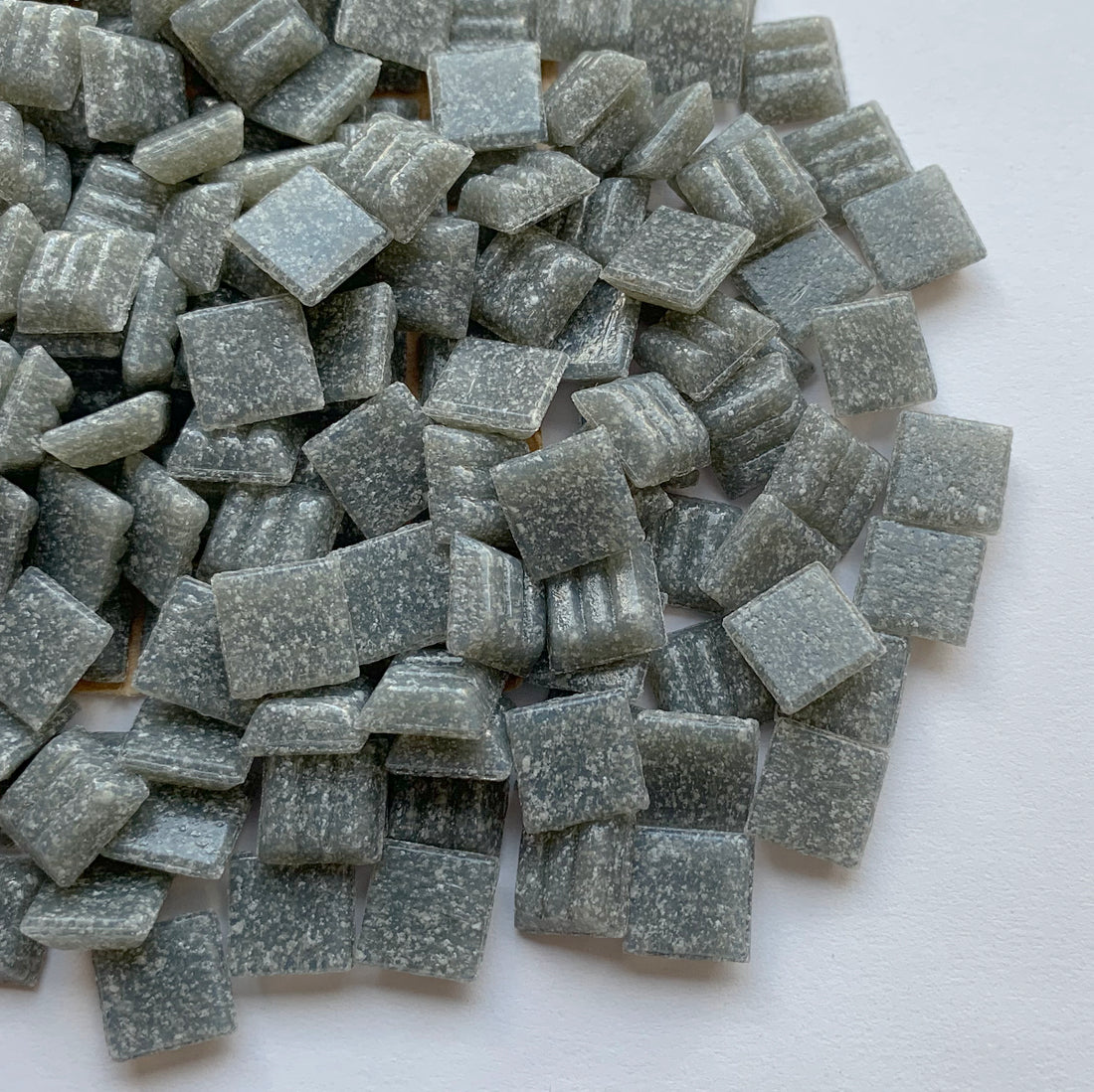 Pastilha de Vidro 10mm Branco gelo (solto)