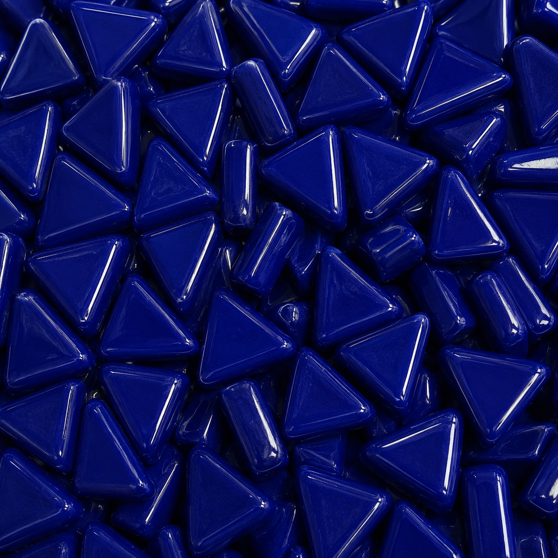 Mini mosaico de vidrio triangular azul real