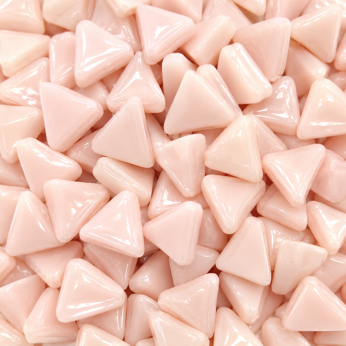 Mini mosaico de vidrio triangular rosa claro