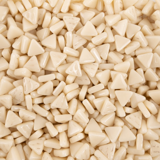 Mini mosaico de vidrio triangular crema