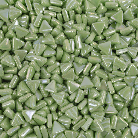 Mini mosaïque en verre triangle vert nouveau irisé