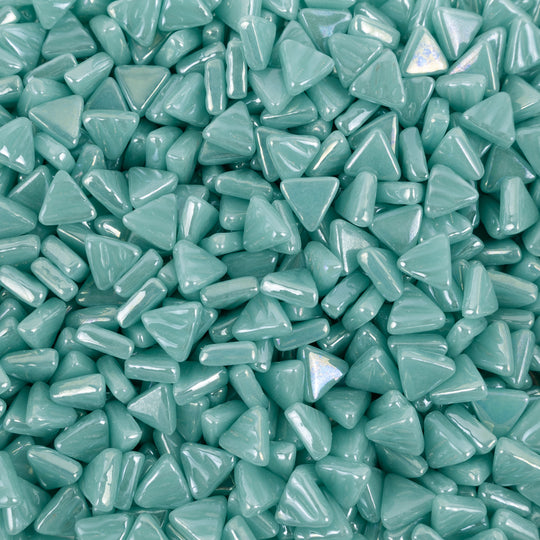 Mini mosaïque en verre triangle cyani risé