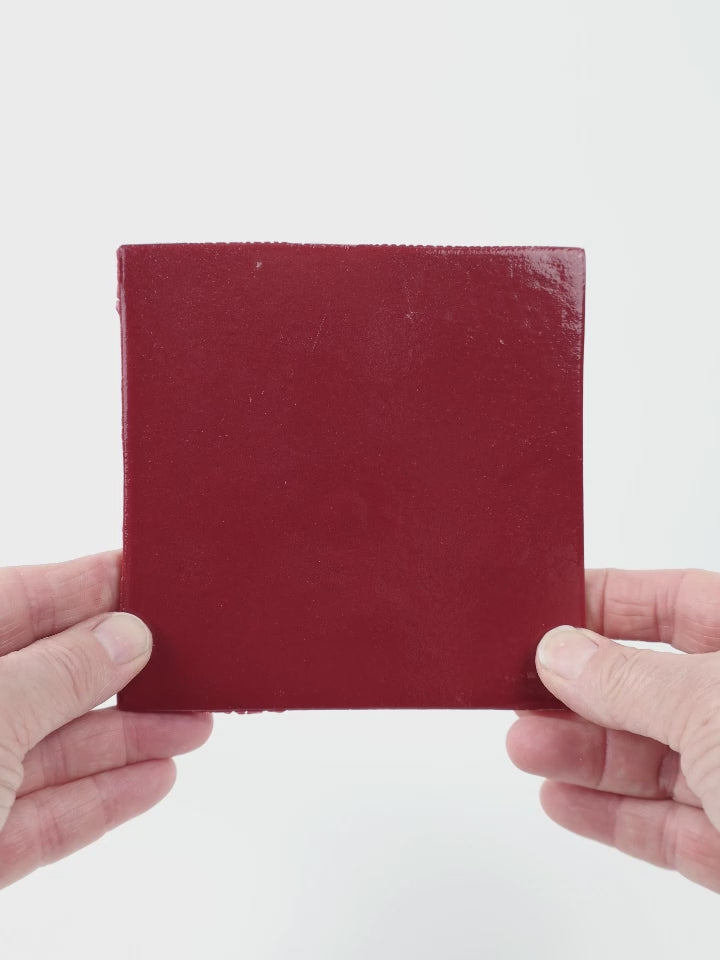 Video showing Morasutti Smalti mosaic tile – red – 11.5 x 11.5 cm, rotated to show full tile