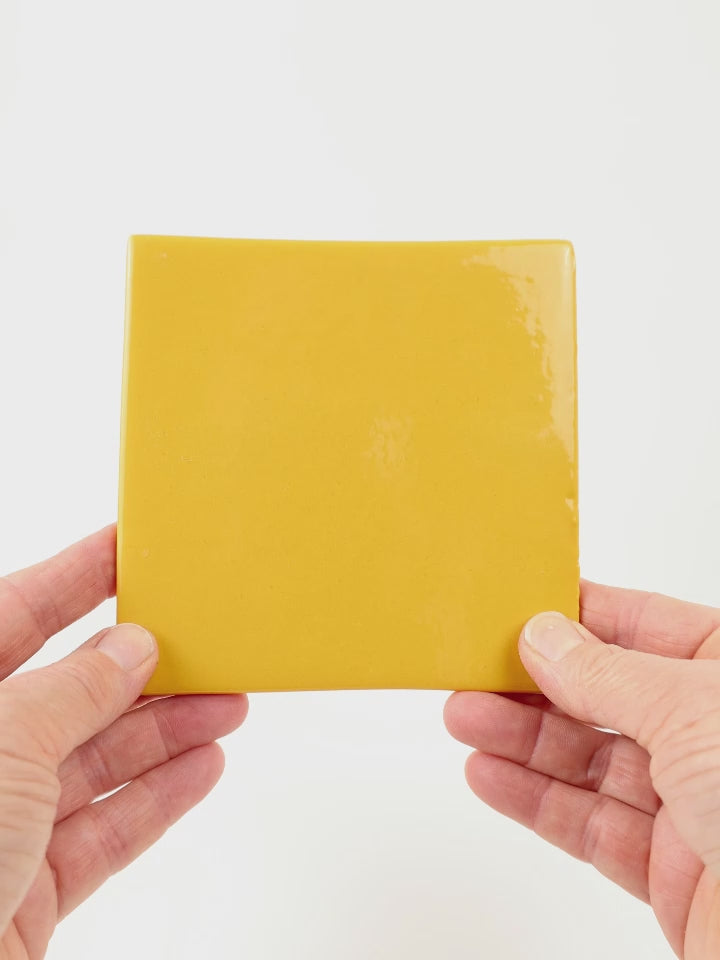 Video showing Morasutti Smalti mosaic tile – yellow – 11.5 x 11.5 cm, rotated to show full tile