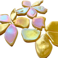 Verre Mosaique - glass mosaic -Glasmosaik-glasmozaïek-Bloemblaadjes Glas Parelmoer Warm Geel - mosaicshop