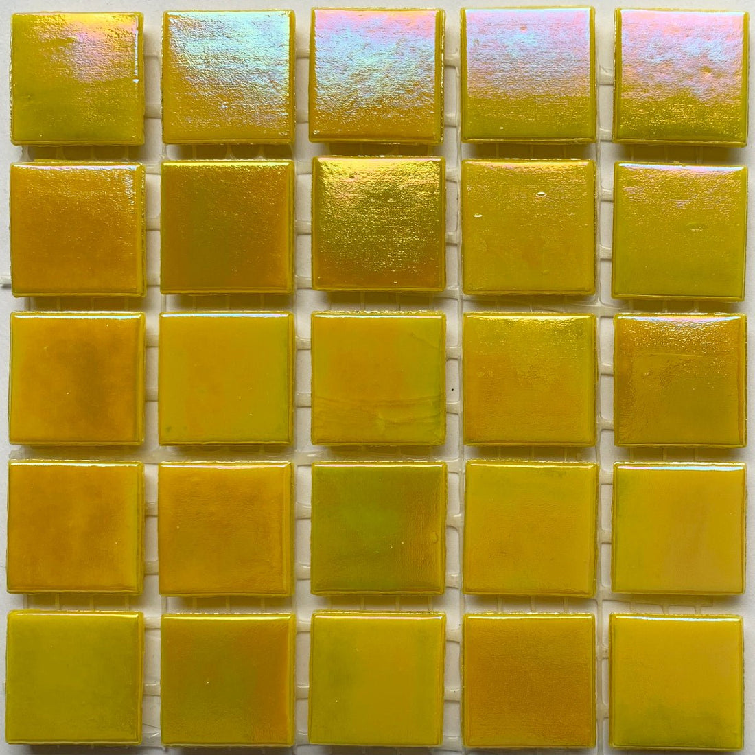 Verre Mosaique - glass mosaic -Glasmosaik-glasmozaïek-Glasmozaiek Iriserend 20mm Citrien - mosaicshop