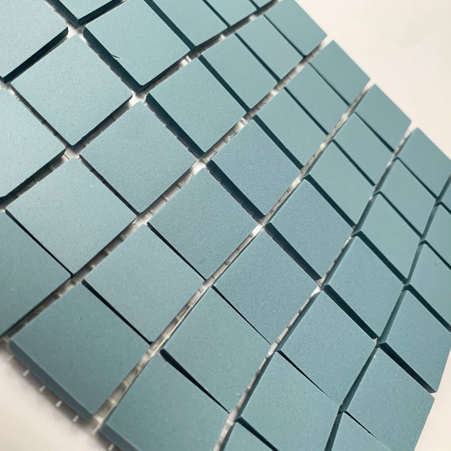 Winckelmans Bleu – pastilhas de mosaico mates de 20x20 mm sobre rede