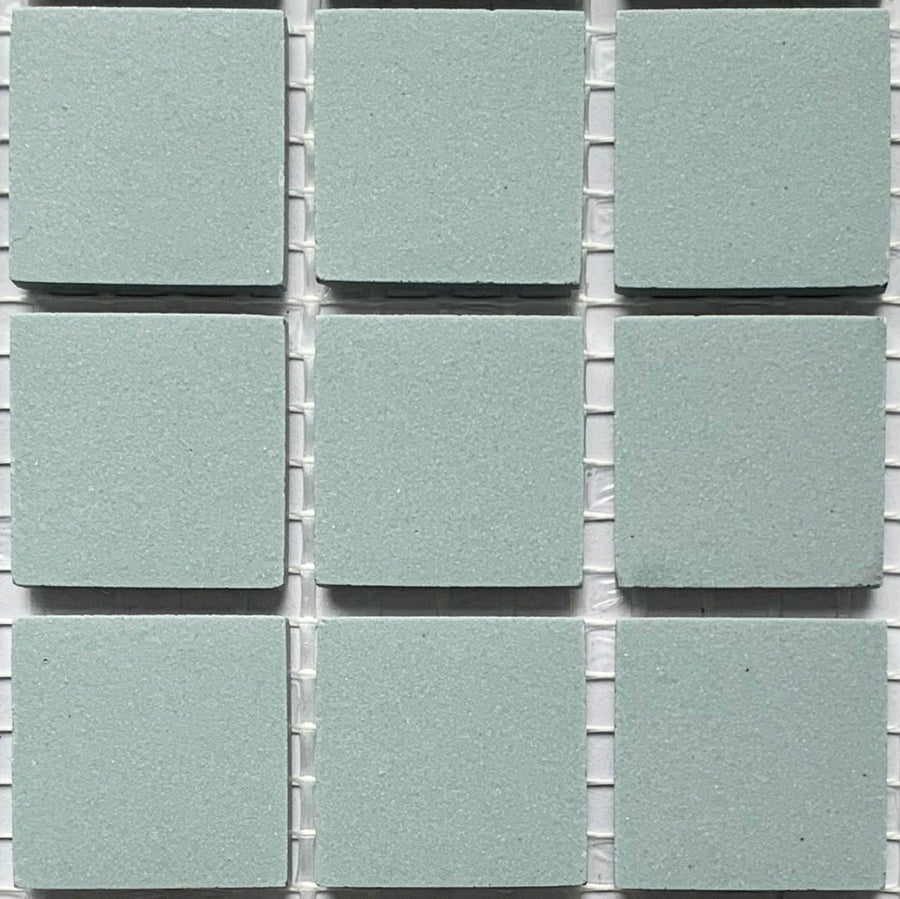 Winckelmans Bleu Pale – pastilhas de mosaico mates de 20x20 mm sobre rede